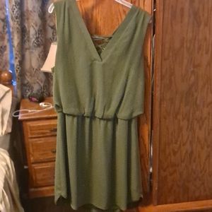 Green sleeveless dress